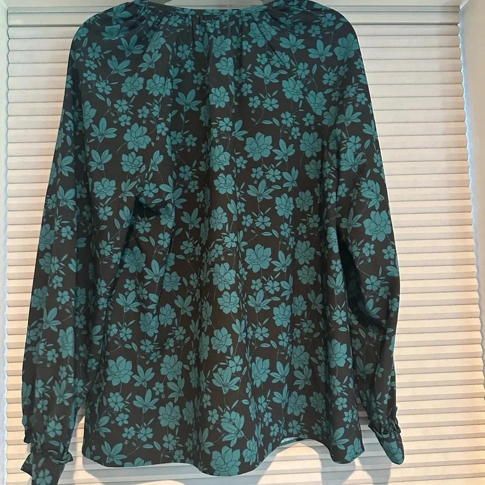EUC Draper James blouse. Navy with dark teal floral design. B-12 - Picture 2 of 6